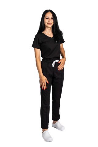 Czarny elastyczny kombinezon medyczny z bluzką z dekoltem w serek, ściągaczem i spodniami z elastycznej tkaniny