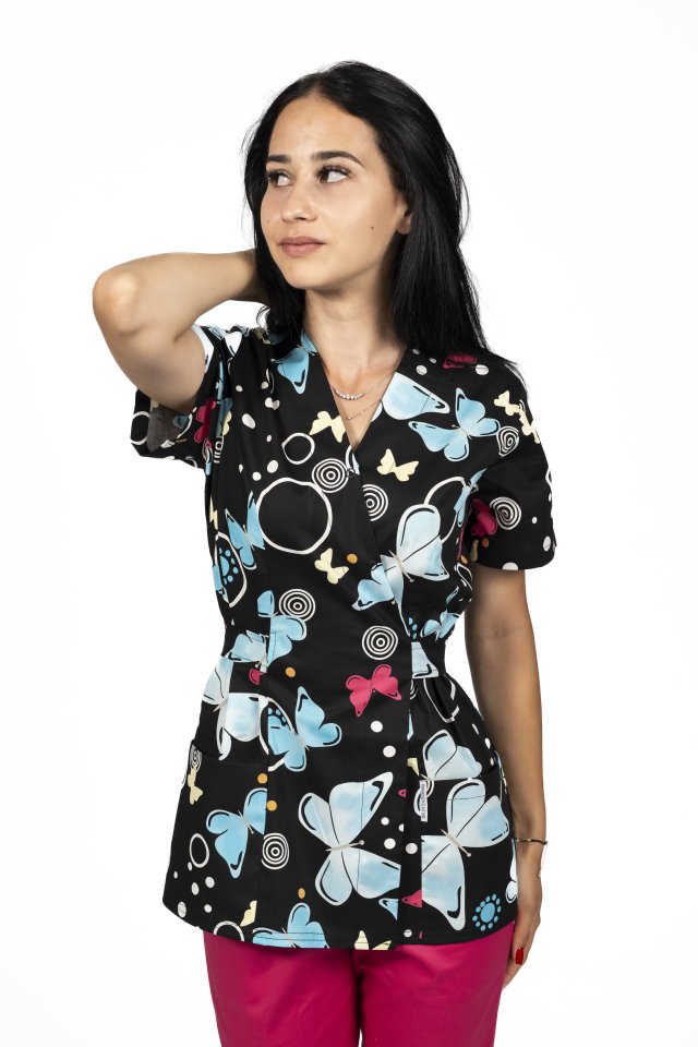 Fartuch medyczny Blackbutterfly kimono z dwiema kieszeniami naszywanymi 