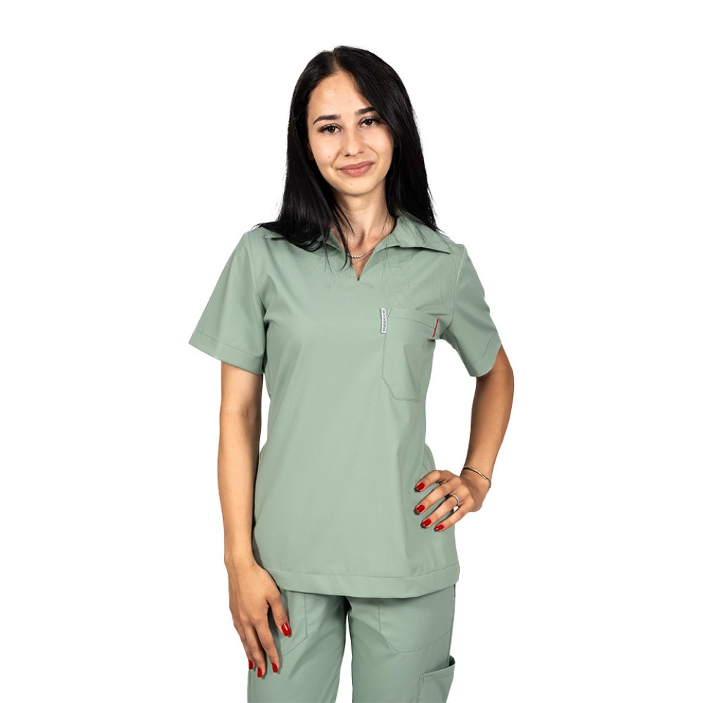 Oliwkowy elastyczny kombinezon medyczny polo z bluzką z dekoltem w serek i spodniami typu jogger, ze ściągaczem i gumką