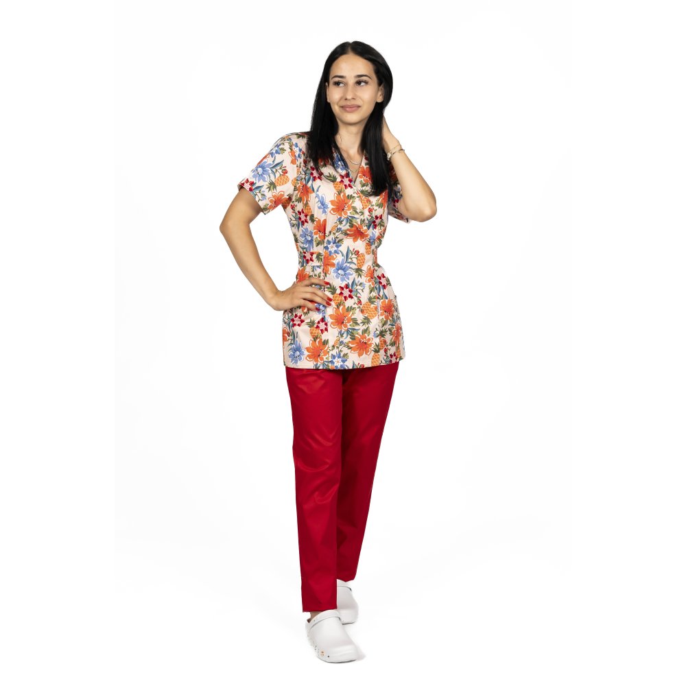 Fartuch medyczny kimono w kwiaty z dwiema kieszeniami naszywanymi