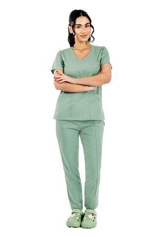 Kombinezon medyczny z elastycznego materiału w kolorze oliwkowym z bluzką z dekoltem w serek, ściągaczem i spodniami z elastycznej tkaniny