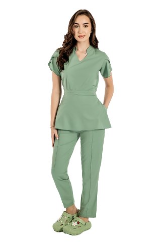Kombinezon medyczny Alina elastyczny, kolor oliwkowy, bluzka ze ściągaczem i spodnie ze ściągaczem i gumką