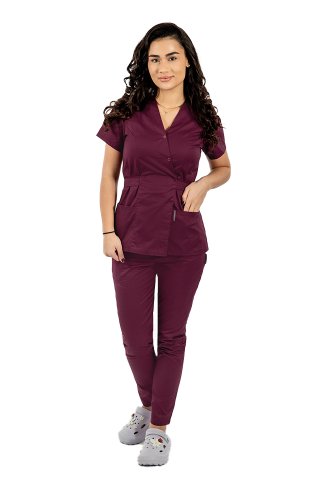 Kombinezon medyczny wiśniowy, z bluzką kimono i elastycznymi spodniami wiśniowymi