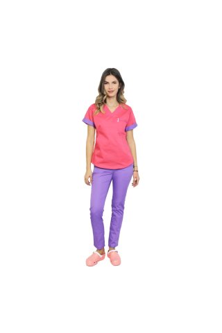 Kombinezon medyczny składający się z bluzy cyklamenowej z fioletowym paspolem i spodniami, model Amani