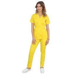 Żółty kombinezon medyczny, z bluzką kimono i żółtymi elastycznymi spodniami