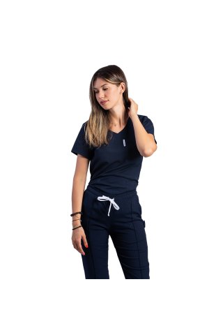Granatowy kombinezon medyczny ze stretchem z bluzką z dekoltem w szpic i spodniami ze ściągaczem i gumką