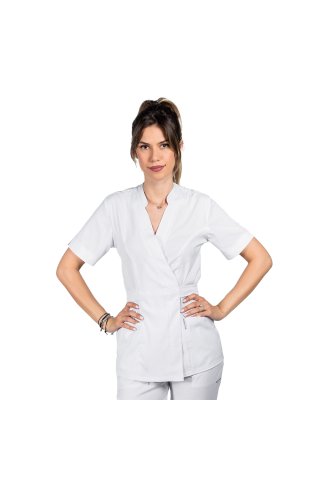 Biały elastyczny kombinezon medyczny składający się z bluzki kimono i spodni jogger