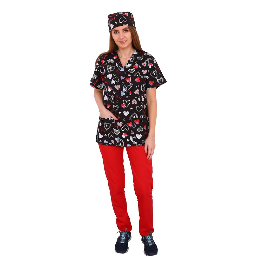 Kombinezon medyczny Love, z bluzką z nadrukiem i czerwonymi elastycznymi spodniami