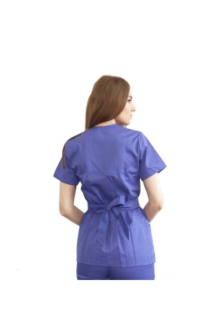 Fioletowy kombinezon medyczny, z bluzką kimono i elastycznymi spodniami